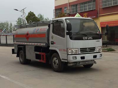 程力威牌CLW5070GYYD5型运油车